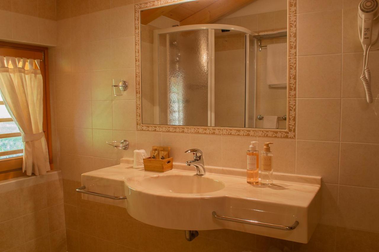Hotel Garni Sant'Antonio Con Spa Madonna Kültér fotó