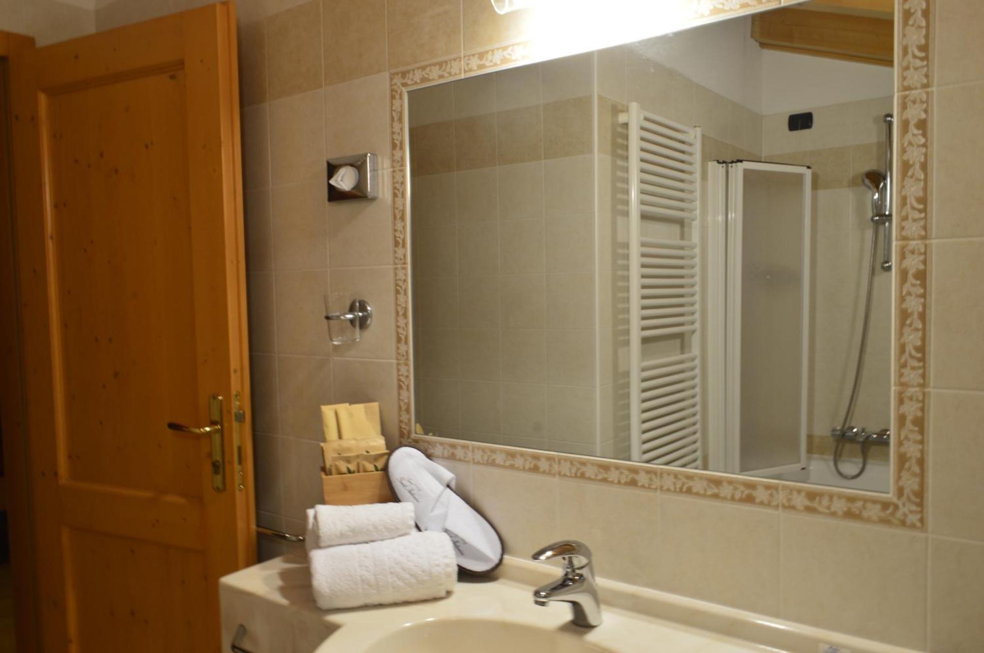 Hotel Garni Sant'Antonio Con Spa Madonna Kültér fotó